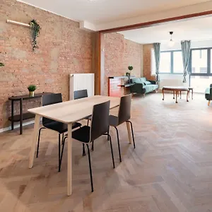  Appartement Two-bedroom In The Heart Of België